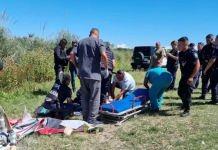 Un hombre de 69 años hacía parapente, se estrelló con un cableado eléctrico y murió