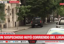 Recoleta: una joven de 24 años cayó de un cuarto piso e investigan si fue un intento de femicidio