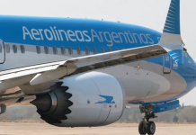 Un hombre fue detenido al aterrizar en Salta tras robarle a dos azafatas en pleno vuelo