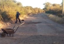 Chepes: Continúan reparación de caminos en el interior