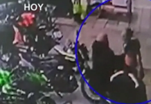 Fuerte video en Floresta: motoquero golpeó a una mujer que lo increpó porque no la dejaba pasar