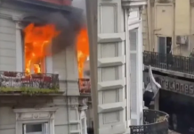 Incendio en el centro porteño: una mujer escapó del fuego agarrada de un cable