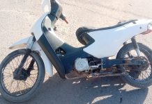 Chepes: Choque entre camioneta y motocicleta deja dos jóvenes internados