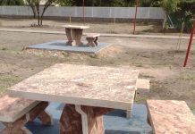 Chepes: ¡¡No aprendemos mas!! Rompieron bancas del espacio público