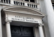 El Banco Central elevó a 133% la tasa de interés para los plazos fijos
