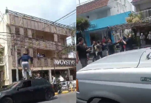 Mar del Plata: un hombre se subió al techo de un auto para destrozarlo en una pelea