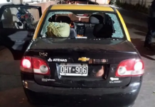 Violencia en Rosario: un sicario atacó a balazos un taxi e hirió a tres pasajeros