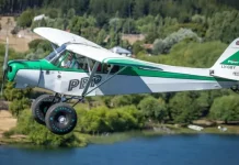 Chubut: un piloto aterrizó en una laguna congelada y espera que lo rescaten