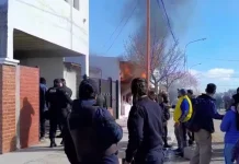 Río Negro: vecinos quemaron la casa de un docente denunciado por abuso sexual