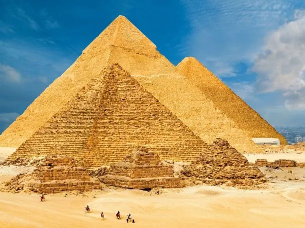 perro-piramide-guiza