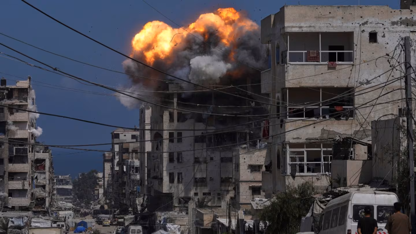 gaza-sigue-bajo-ataque-israeli-foto-ap-SNTYM43HUVDQHO5EUOYA7O4HXI