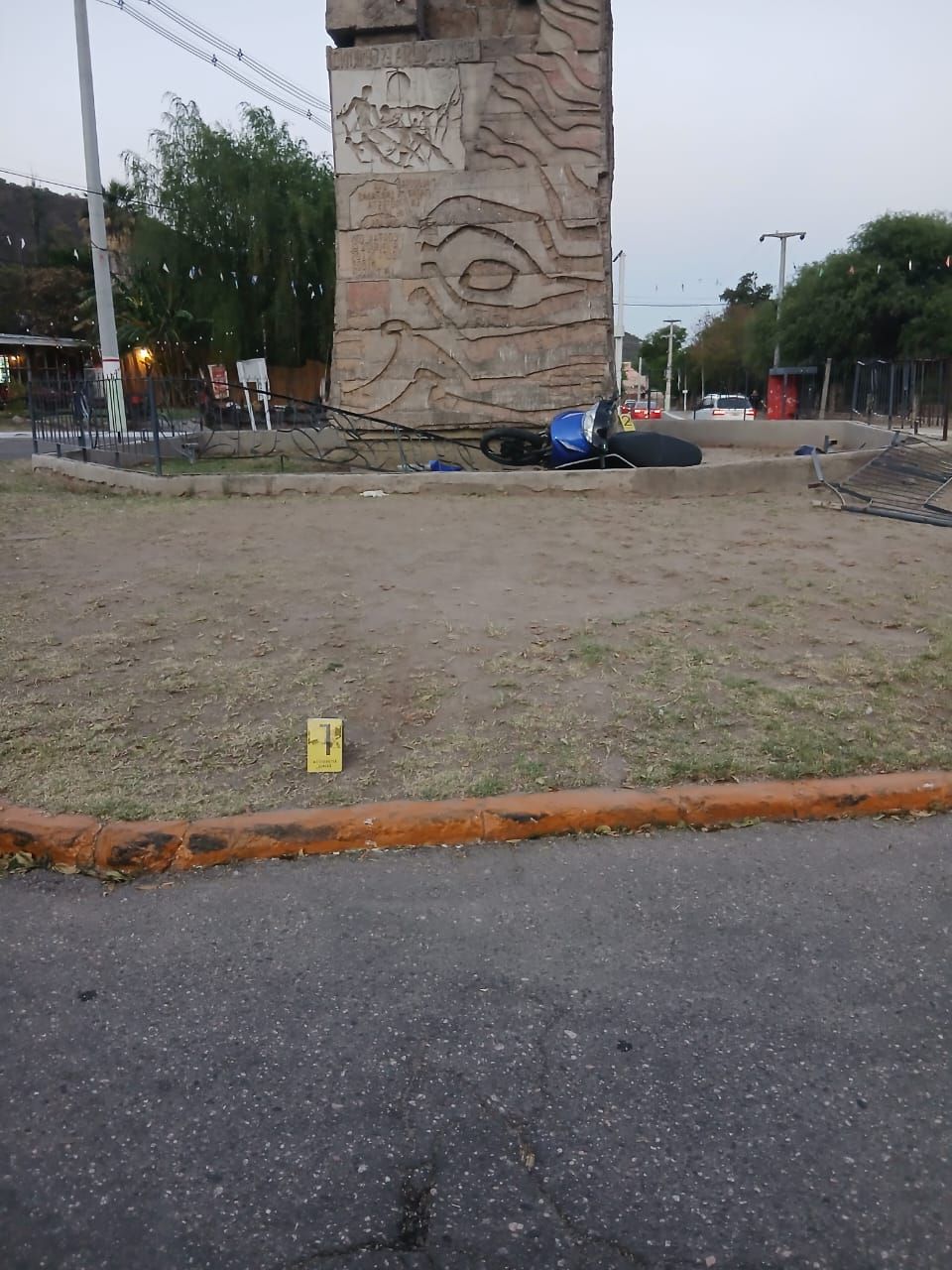 318540_1760317996