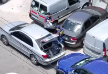 Megaoperativo en La Salada: la policía busca mercadería ilegal y hay tensión con los feriantes