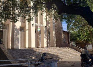 Capital: EPET N°1: revisaron mochilas de alumnos tras una amenaza que generó preocupación