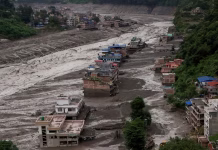 Una inundación arrasó una región de Nepal: hay al menos 160 muertos y 256 desaparecidos