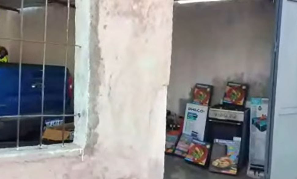 352249_1788872958