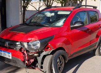 Capital: Choque entre un auto y una moto en avenida Luis Vernet