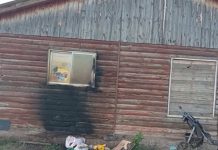 Milagro: un incendio en el exterior de una vivienda fue controlado rápidamente
