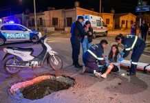 Chepes: Otro bache, vuelve a ser causa de un siniestro vial: dos jóvenes resultaron heridas