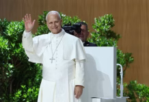 Un día después de la operación, el papa León XIV ofició una misa en su habitación del Policlínico Gemelli